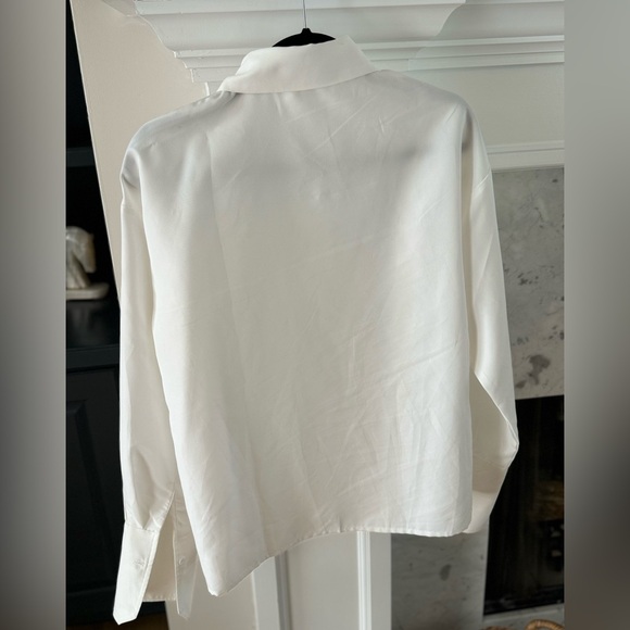 Commense white oversize button down collared shirt with front breast pocket. - Picture 2 of 6